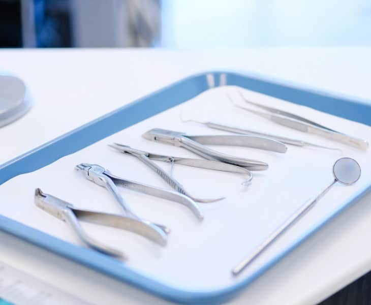 Najlepsze praktyki w zakresie utrzymania czystości i dezynfekcji w klinice stomatologicznej